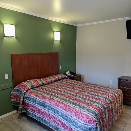 Americas Best Value Inn Oxnard-Port Hueneme Buitenkant foto