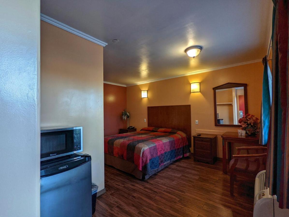 Americas Best Value Inn Oxnard-Port Hueneme Buitenkant foto