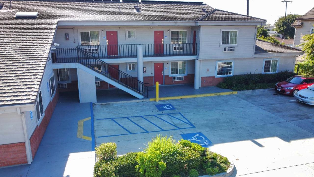 Americas Best Value Inn Oxnard-Port Hueneme Buitenkant foto