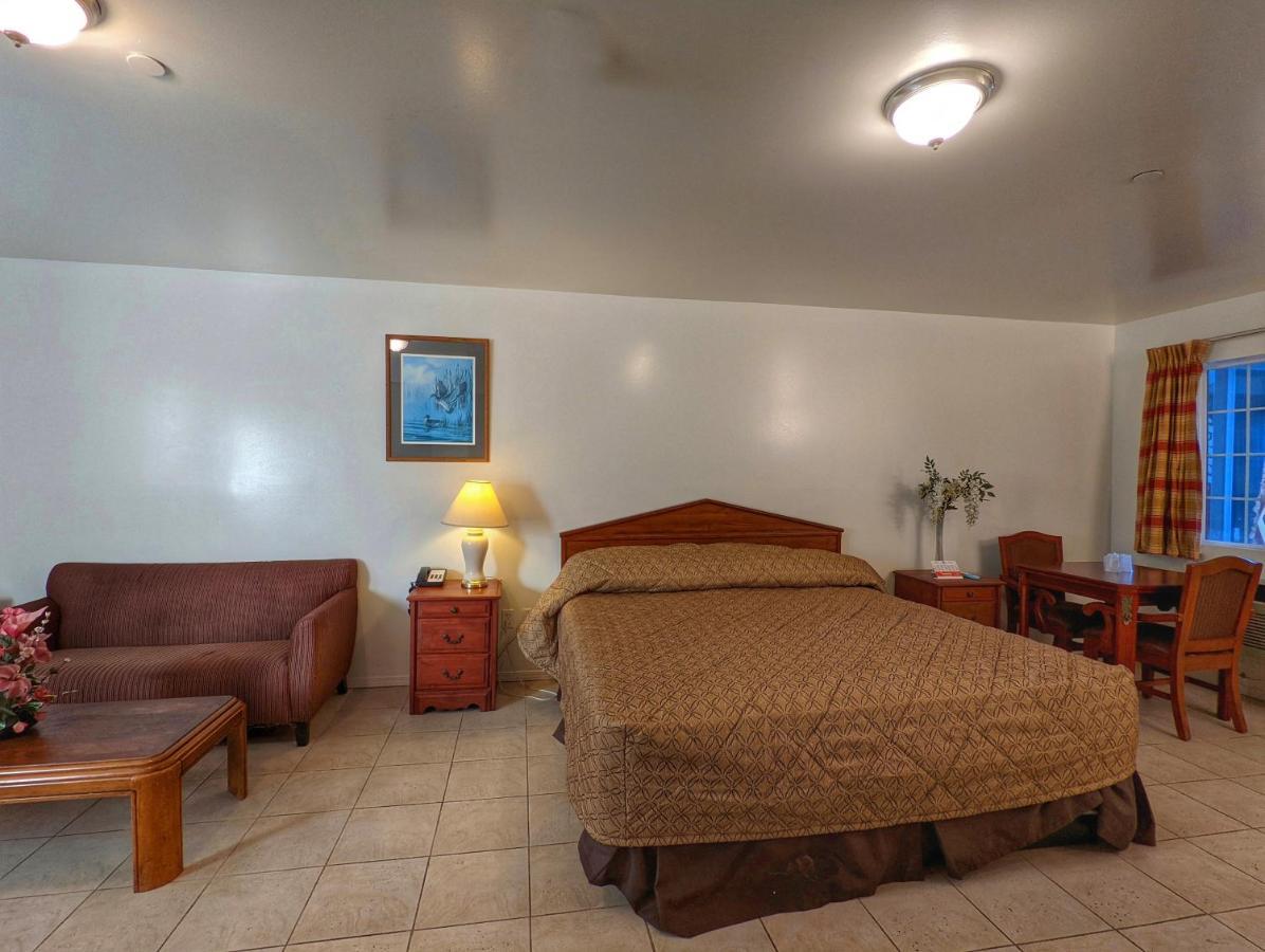 Americas Best Value Inn Oxnard-Port Hueneme Buitenkant foto