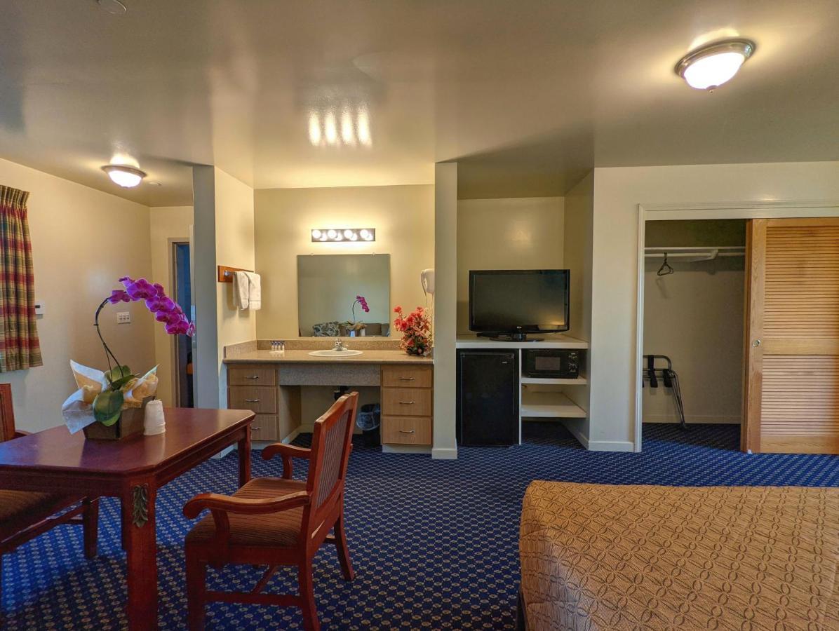 Americas Best Value Inn Oxnard-Port Hueneme Buitenkant foto