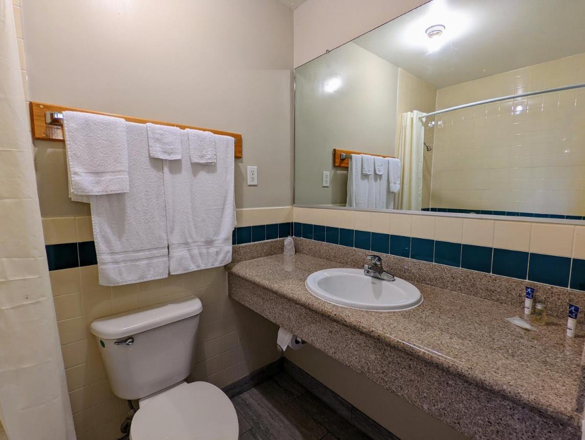 Americas Best Value Inn Oxnard-Port Hueneme Buitenkant foto