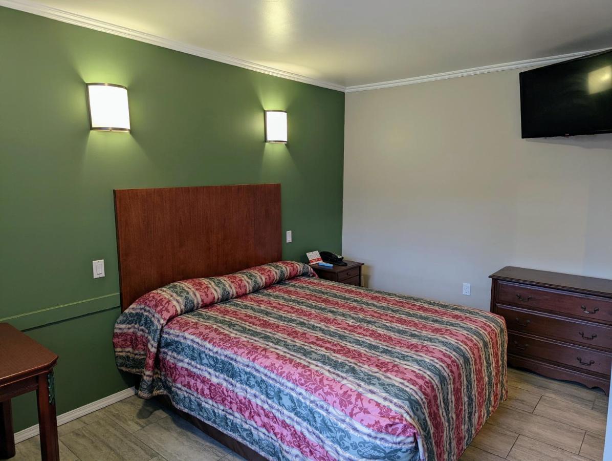 Americas Best Value Inn Oxnard-Port Hueneme Buitenkant foto