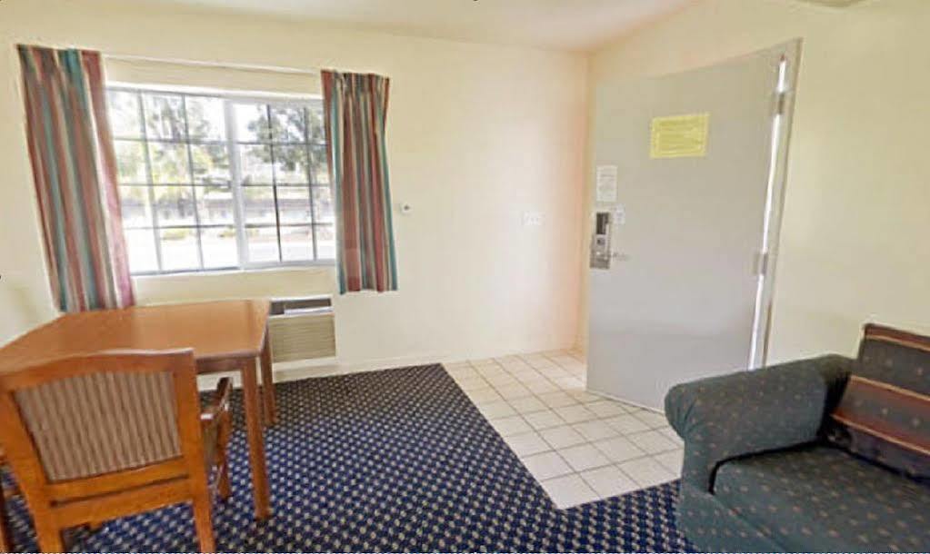 Americas Best Value Inn Oxnard-Port Hueneme Buitenkant foto