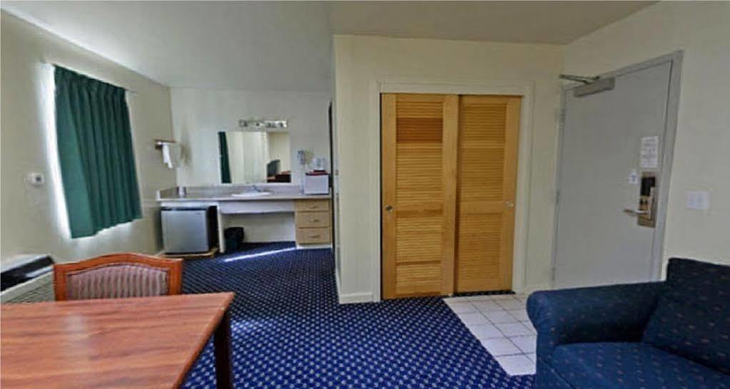 Americas Best Value Inn Oxnard-Port Hueneme Buitenkant foto